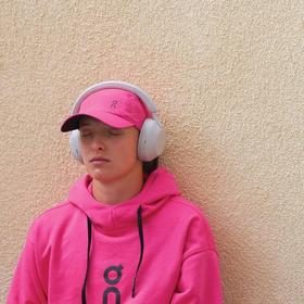 On 昂跑 Club Hoodie 运动风柔软亲肤休闲连帽卫衣 男女同款