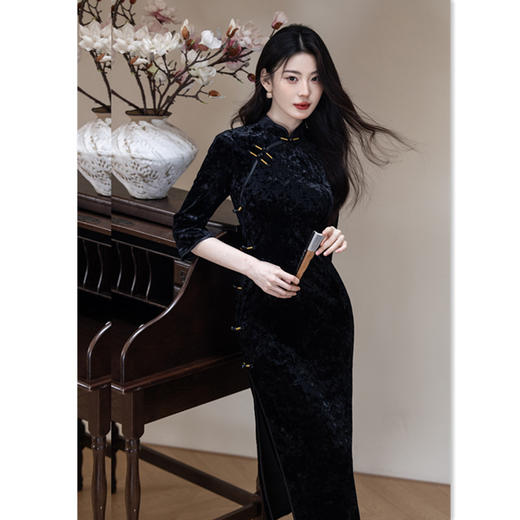 GX复古中国风丝绒烧花长款中袖旗袍2025初秋新款年轻款修身显瘦旗袍 商品图0