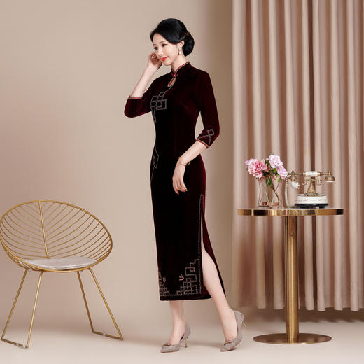 HYX秋冬新款修身改良丝绒旗袍女高级感喜婆婆喜妈妈敬酒服长款礼服 商品图2