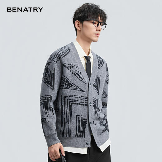 贝纳川2025秋季新品几何线条提花V领开衫ECF316001 商品图1