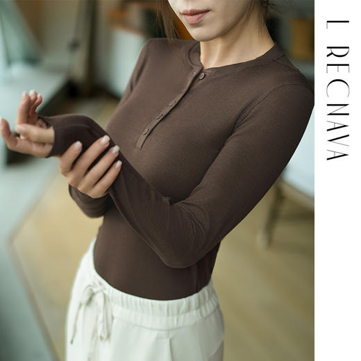 L RECNAVA 莫代尔软糯长袖针织 竖纹纽扣半开襟打底衫 商品图0