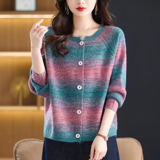 CC10-6589设计感撞色彩虹条纹圆领针织开衫2025年秋季韩版减龄蝙蝠毛衣外套 商品图3