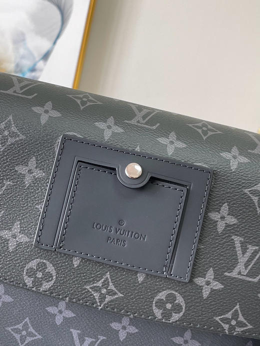 夏季特惠💰850 原单LV M40511 尺寸：33×22.5×11cm VOYAGER 黑花邮差包 变码芯片 商品图7