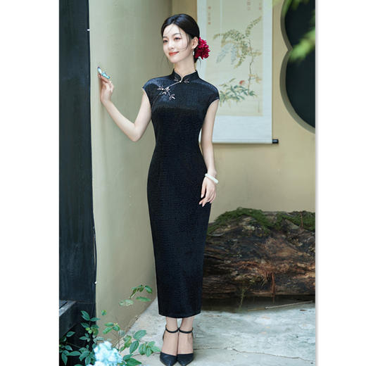 GX港风新中式长款坎肩袖旗袍2025秋季新款复古国风高级感宴会旗袍裙 商品图2