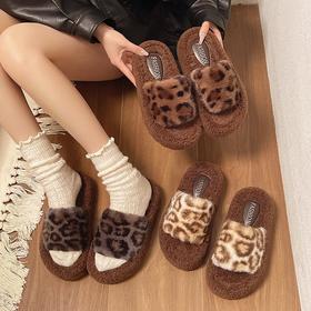 【超美❗️豹纹毛茸茸棉拖鞋】根据人体生理学设计， 使整双鞋子，具有美感又不失舒适度！厚底增高毛毛女外穿新款秋冬季时尚家居