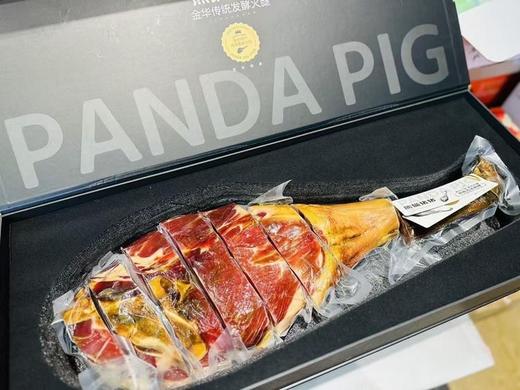 熊猫猪猪®金华两头乌火腿！送礼倍儿有面！给两头乌足够的生长周期，让火腿在时光里慢慢发酵。18个月的等待，只为你咬下时那一声‘果然不负期待’。” 商品图3