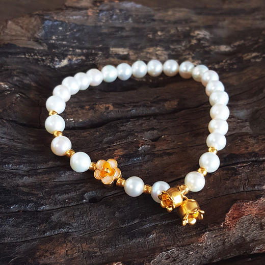 【天然正品】AU999黄金铃兰花造型白色约6.3MM珍珠手串6.3MM女士300825NJM39现售价：1380特价 商品图6