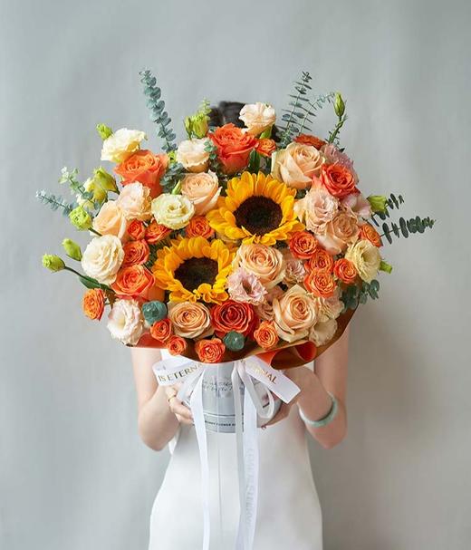 女神节向日葵康乃馨祝福抱抱桶鲜花热卖 商品图0