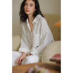 【老钱风纯棉贝壳刺绣衬衫】面料100%新疆长绒棉！柔软舒适透气 ✅圆弧下摆、很好的遮住了臀部肉肉 ✅藏蓝色小贝壳刺绣、细节质感高级