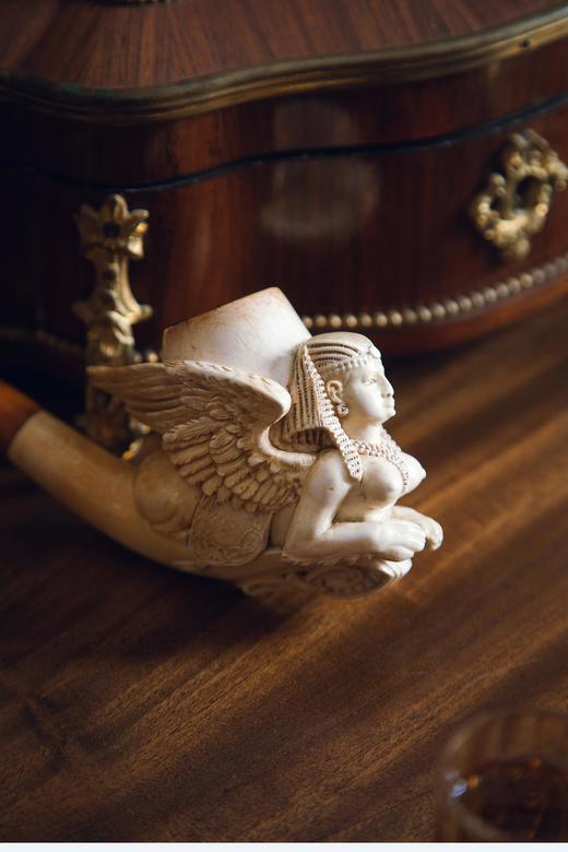 【已售】独角鹿西洋古董1890-1900年代法国出品琥珀烟嘴装饰古埃及女王主题精雕海泡石烟斗 商品图4