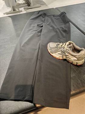 【春上新】 【新品】7楼 NewBalance简约标准版型直筒裤吊牌价：649元