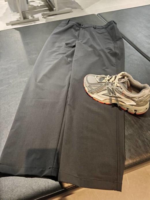 【春上新】 【新品】7楼 NewBalance简约标准版型直筒裤吊牌价：649元 商品图0