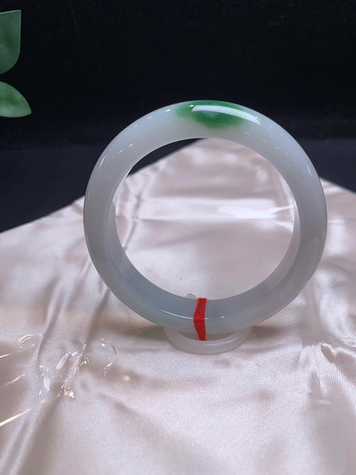 620692，53 飘花正圈，11.4-8.3mm ，清新均匀的底子，带一抹绿 秀气干净有特色 商品图0