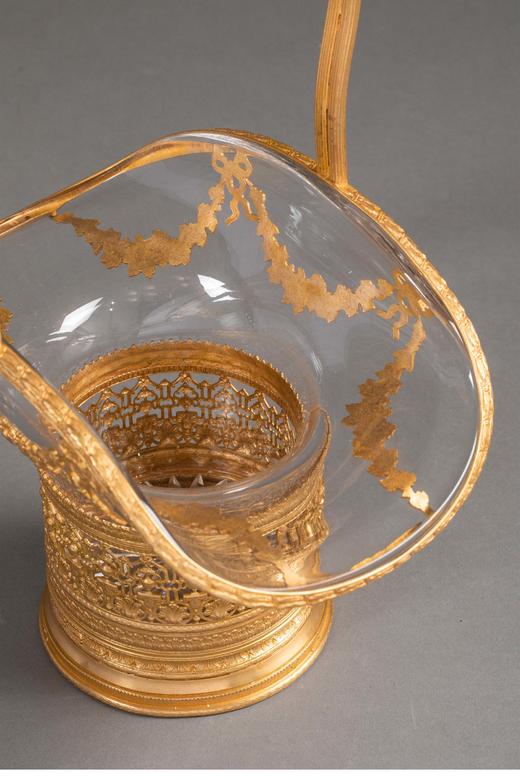 【已售】独角鹿西洋古董19世纪末法国出品蝴蝶结藤蔓主题铜鎏金精雕装饰水晶花果篮 商品图3