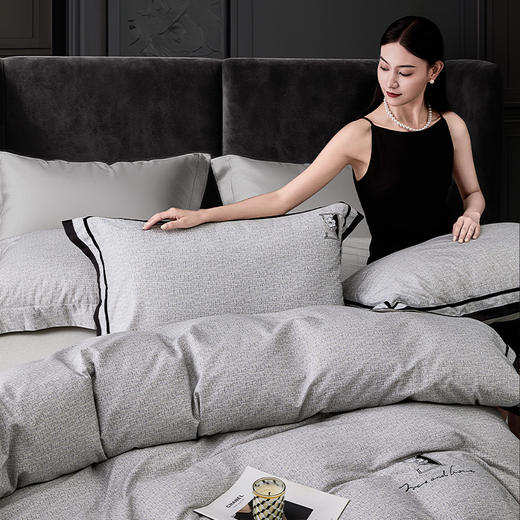 多喜爱 全棉磨毛床上用品四件套 {DO女士系列}约兰瑟/布达hl 【新疆棉磨毛】【柔暖触肤】【精美礼盒】【立体刺绣】【丝绒织带】温暖舒适 手感细腻 商品图4