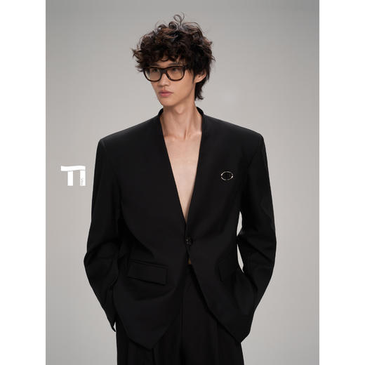 启世录TIWILLTANG“礼序隐奢”简约V领西装套装 商品图2