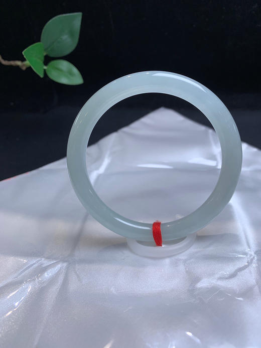 620694，54晴底细圆条，条形7.5mm 整体干净秀气 润润的，很有气质 商品图1