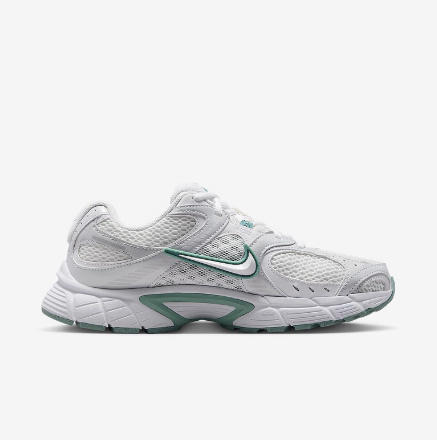 耐克女鞋网面透气V5 RNR复古跑步鞋运动休闲缓震老爹鞋HQ7901-106 商品图0