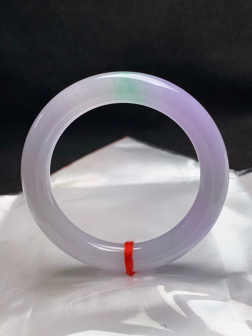 620707，57.8圈口，冰春彩圆条美人条，粉紫飘一抹甜绿，种水好，底子细润