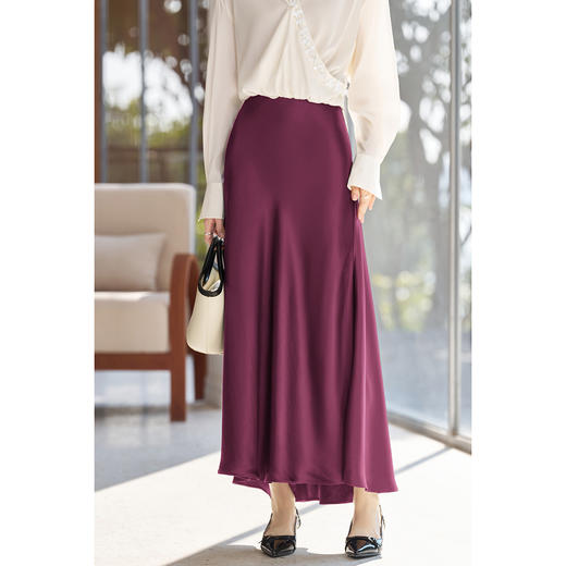 米思阳2026春新款高端光泽感纯色醋纤中长款裙子半身裙女5636 商品图3