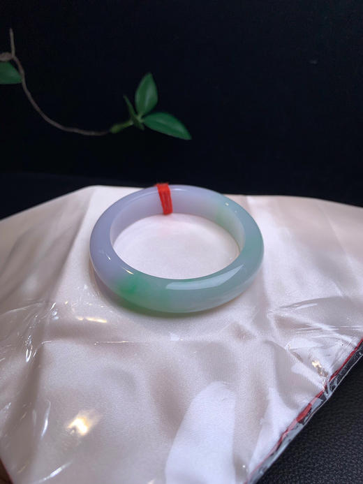 620690，小口51.3 春彩正圈手镯，12.5-8.2mm，淡紫飘清新绿 甜美润润的 商品图2