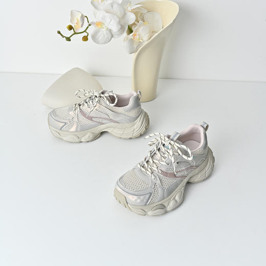 经典鲨2025年秋季专柜款时尚韩版网面透气显高休闲老爹鞋女KW326-537061 商品图1