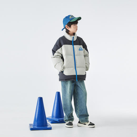 预售12.28发 蓝汽水2025冬季新款亲子中大男童短款羽绒服防钻绒抗静电拼色外套 商品图1