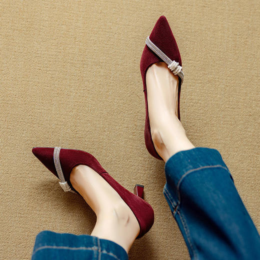 【预售5天】新款四季女鞋羊皮尖头气质通勤高跟鞋水钻细跟浅口单鞋DB&M6537 商品图0