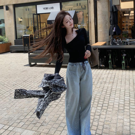 LIN BOUTIQUE 初秋物语 设计感小心机性感条纹打底长袖T恤女新款 商品图3