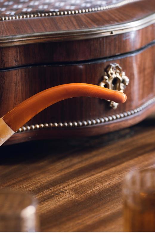 【已售】独角鹿西洋古董1890-1900年代法国出品琥珀烟嘴装饰古埃及女王主题精雕海泡石烟斗 商品图6