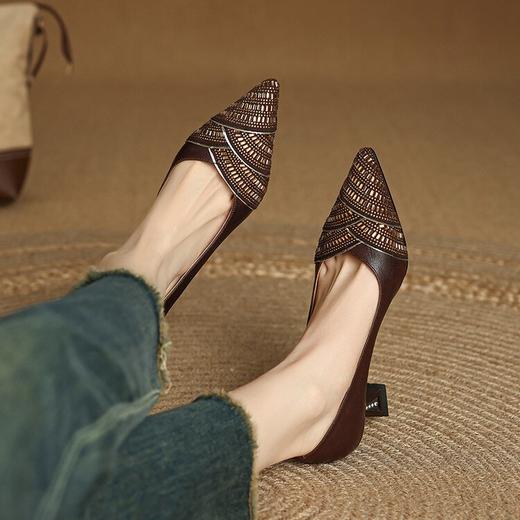 【预售5天】职业通勤单鞋舒适粗跟皮鞋，尖头拼色高跟女鞋子MLS&A1042 商品图3
