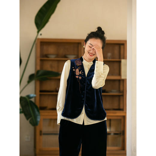 【经典回归】牧衣游丝绒手绣马夹 限量福利款 小尖尖不支持会员折 商品图1