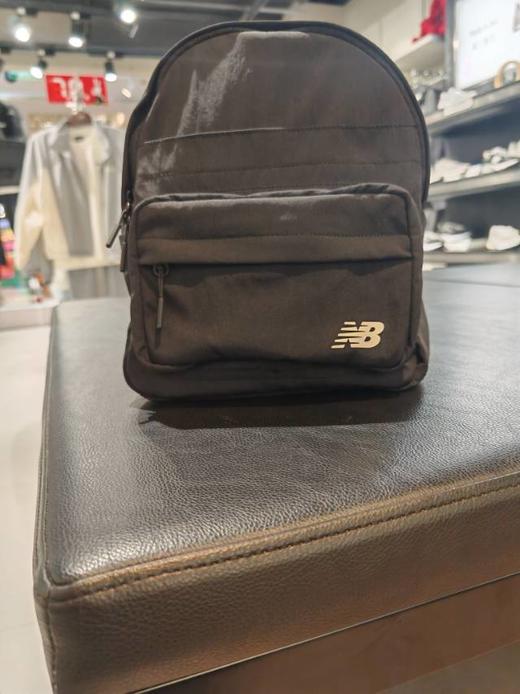【云粉节】 【新品】7楼 NewBalance运动背包吊牌价：399元 商品图1
