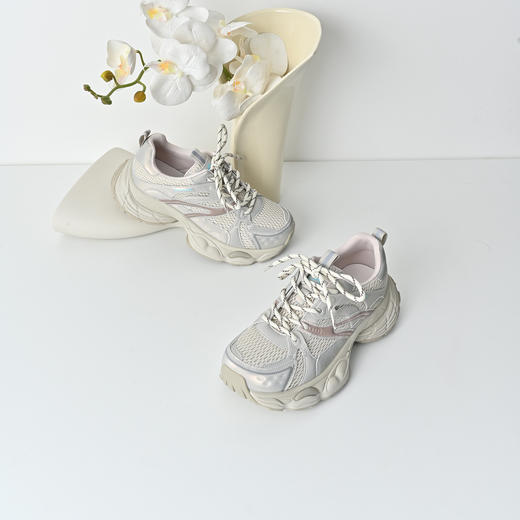 经典鲨2025年秋季专柜款时尚韩版网面透气显高休闲老爹鞋女KW326-537061 商品图2