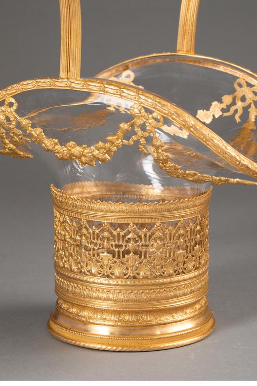 【已售】独角鹿西洋古董19世纪末法国出品蝴蝶结藤蔓主题铜鎏金精雕装饰水晶花果篮 商品图4