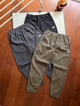 掌柜力荐，FLASHDRY科技面料/北 秋冬新品 男子舒适透气束脚长裤。