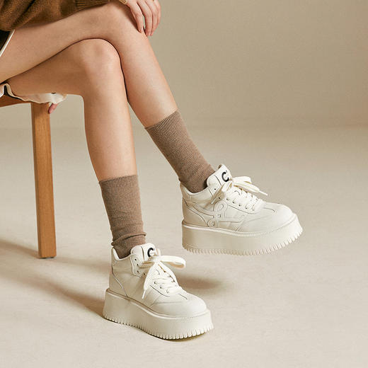 千百度厚底板鞋女款加绒高帮鞋小白鞋增高运动休闲鞋A25687095 商品图2