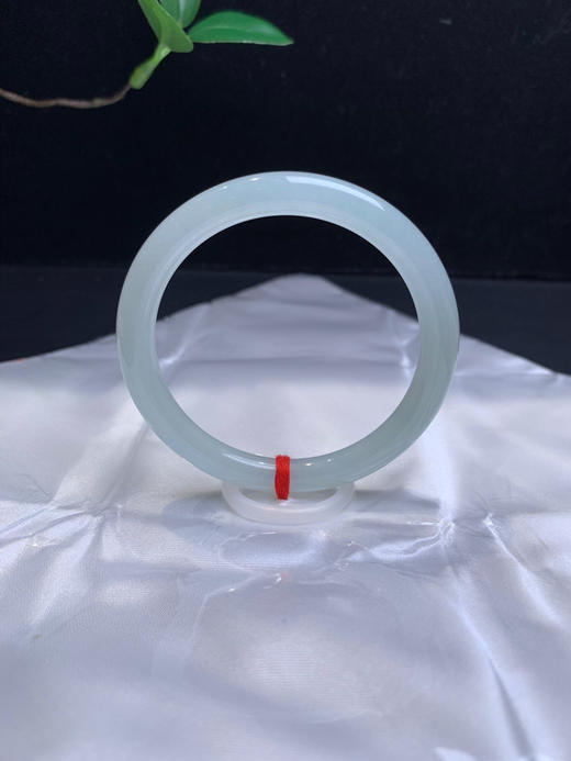 620694，54晴底细圆条，条形7.5mm 整体干净秀气 润润的，很有气质 商品图3