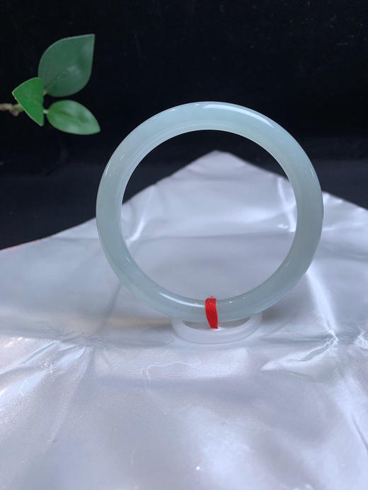 620694，54晴底细圆条，条形7.5mm 整体干净秀气 润润的，很有气质 商品图4