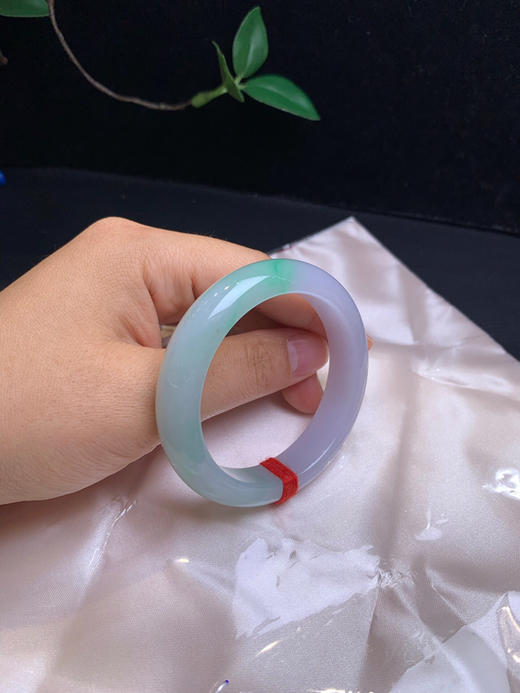 620690，小口51.3 春彩正圈手镯，12.5-8.2mm，淡紫飘清新绿 甜美润润的 商品图5