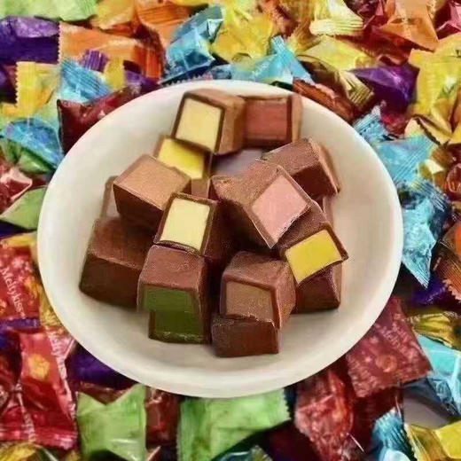 🍫【明治·雪吻巧克力】🫘如雪般入口即化，如雪似糖香甜可口，放入嘴巴慢慢融化，灰常美妙～～ 29g 可可 草莓 牛奶 商品图11