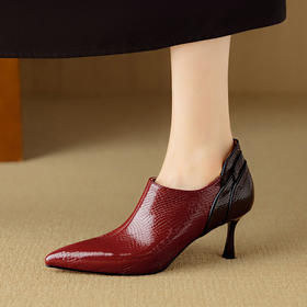 【预售5天】气质百搭秋季新款深口单鞋女尖头细跟真皮酒红色英伦风高跟鞋DB&M6560