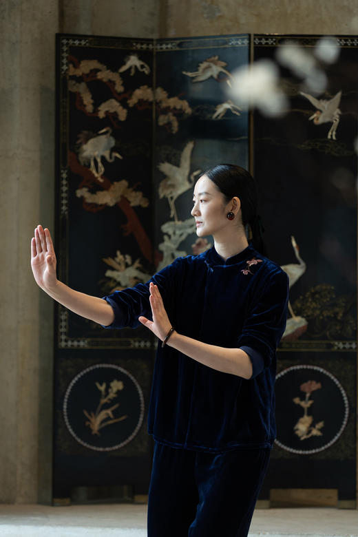 【经典回归】牧衣游 丝绒手绣开衫 限量福利款 蔓菁不支持会员折 商品图5