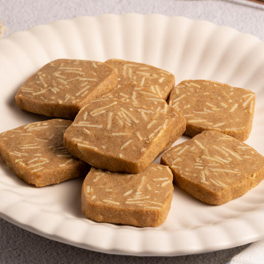 佳宁娜 经典巧味曲奇饼干礼盒装高颜值网红零食黄油手工饼干360克 商品图7