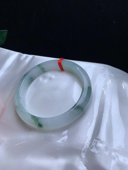 620697，52 飘花正圈手镯，10.7-7.2mm，很秀气的细条正圈 商品图2