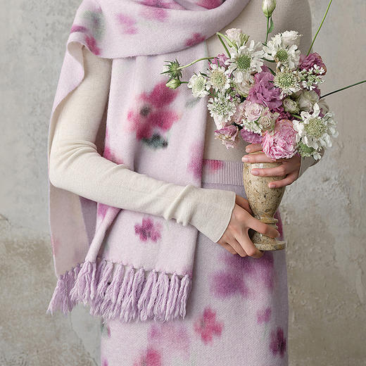 【林栖设计小店】木槿紫听风系列印花围巾流苏羊驼毛优雅保暖百搭2025秋冬新款毛织披肩女2954080 商品图4