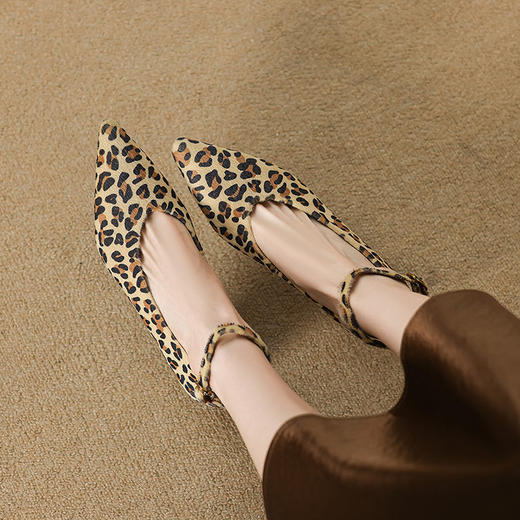 【预售5天】法式小众豹纹女单鞋细跟V口猫跟尖头一字带搭扣复古风玛丽珍单鞋JLY&18-536 商品图4