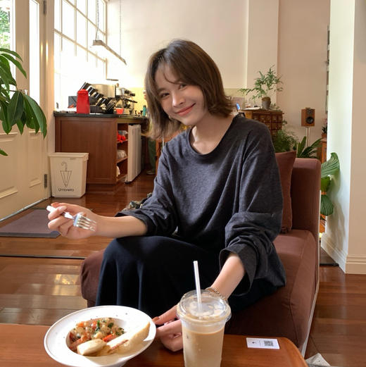 韩国订单🇰🇷混纺毛边圆长袖tee半身裙090606 商品图2