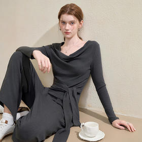 西遇气质休闲针织套装女秋季荡领长袖T恤直筒休闲裤两件套V2951194