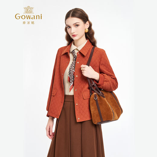 乔万尼2025秋季新品菱格宽松两色短款外套ED3B217 商品图1